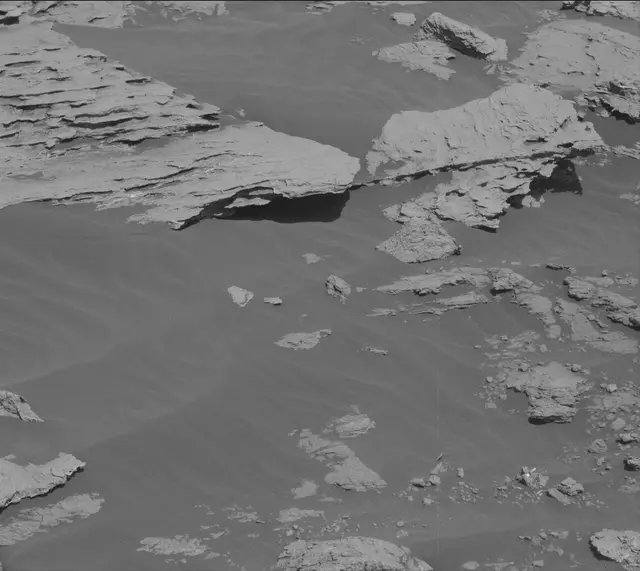 Sol 2577: Mast Camera (Mastcam)