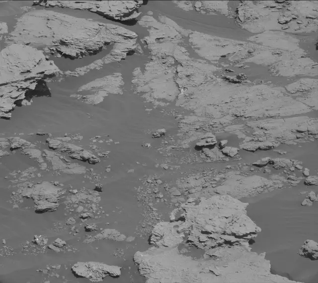 Sol 2577: Mast Camera (Mastcam)