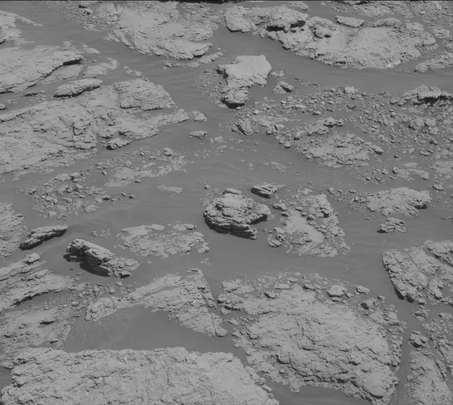 Sol 2577: Mast Camera (Mastcam)