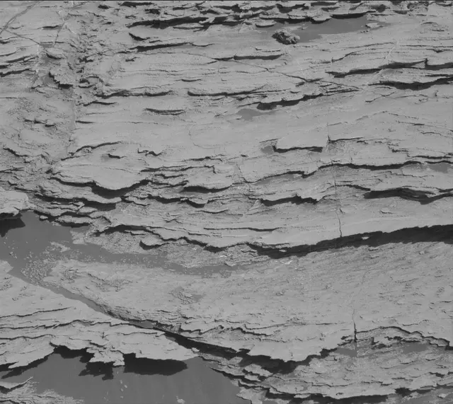 Sol 2577: Mast Camera (Mastcam)
