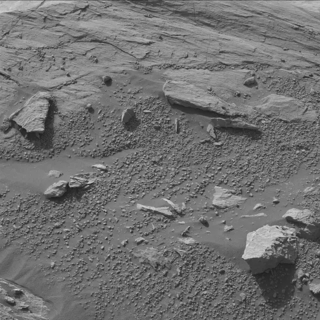 Sol 2577: Mast Camera (Mastcam)