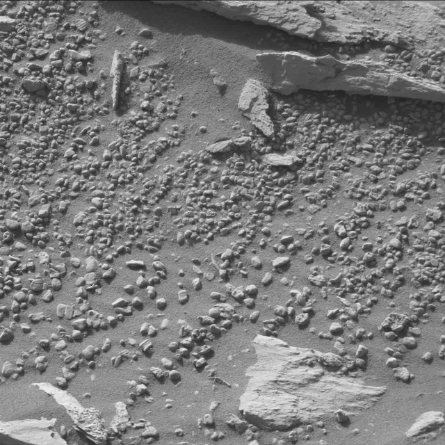 Sol 2577: Mast Camera (Mastcam)