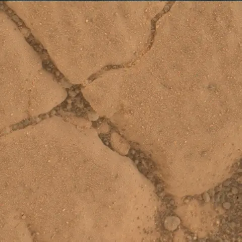 Sol 2577: Mars Hand Lens Imager (MAHLI)