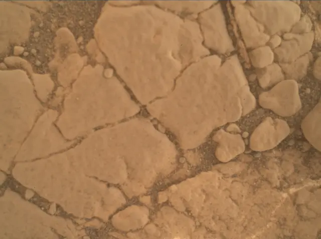 Sol 2577: Mars Hand Lens Imager (MAHLI)