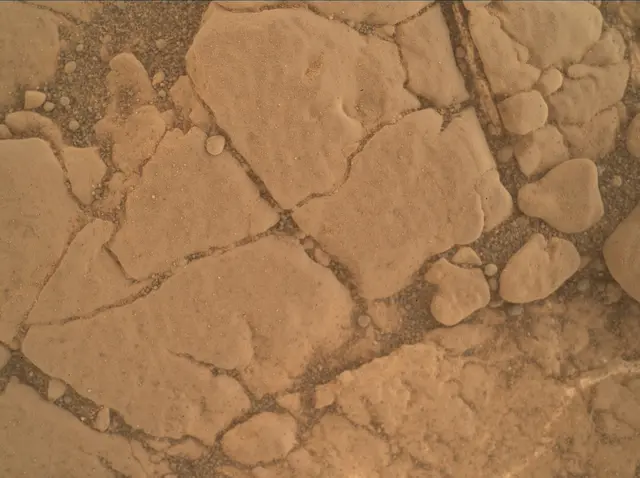 Sol 2577: Mars Hand Lens Imager (MAHLI)