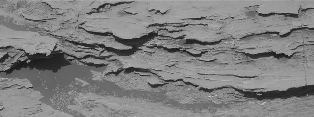 Sol 2579: Mast Camera (Mastcam)