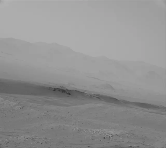 Sol 2579: Mast Camera (Mastcam)