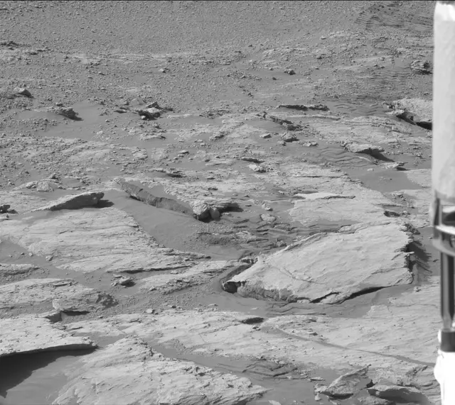 Sol 2579: Mast Camera (Mastcam)