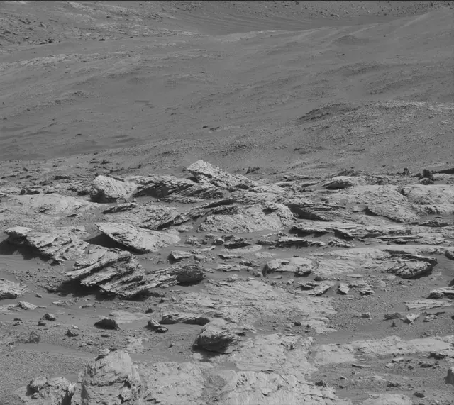 Sol 2579: Mast Camera (Mastcam)