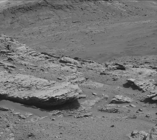 Sol 2579: Mast Camera (Mastcam)
