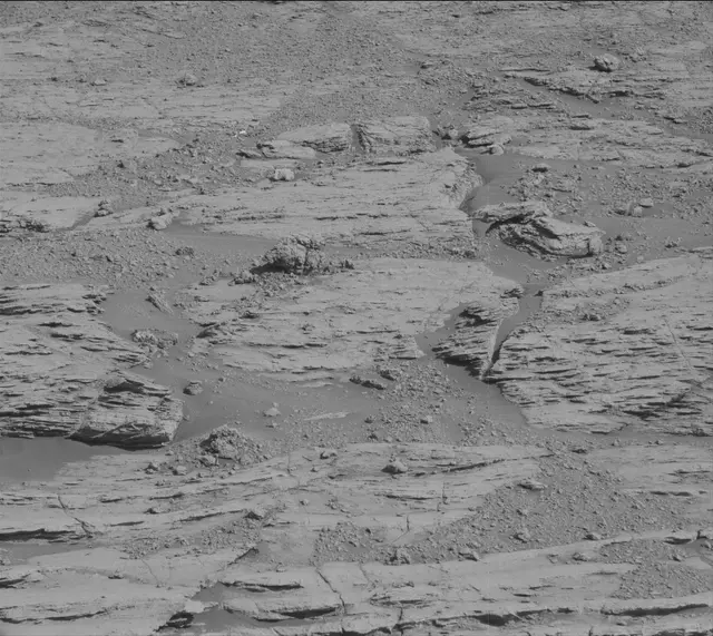 Sol 2579: Mast Camera (Mastcam)