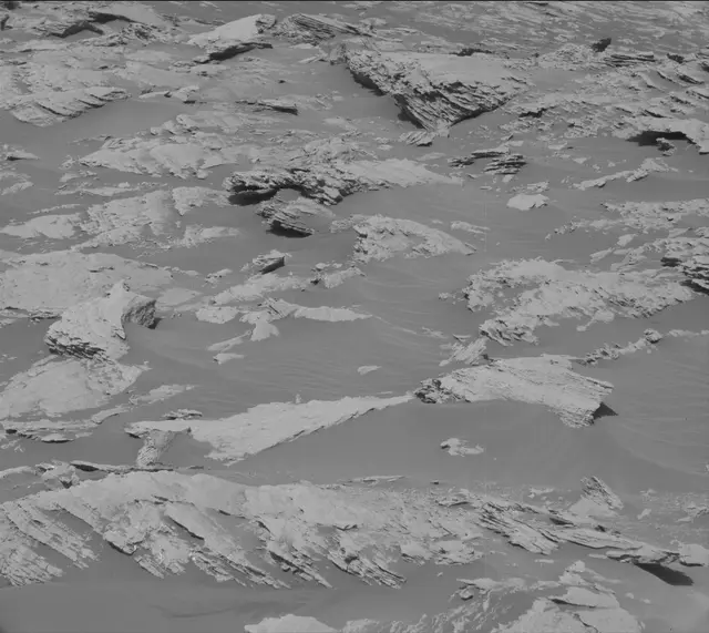 Sol 2579: Mast Camera (Mastcam)