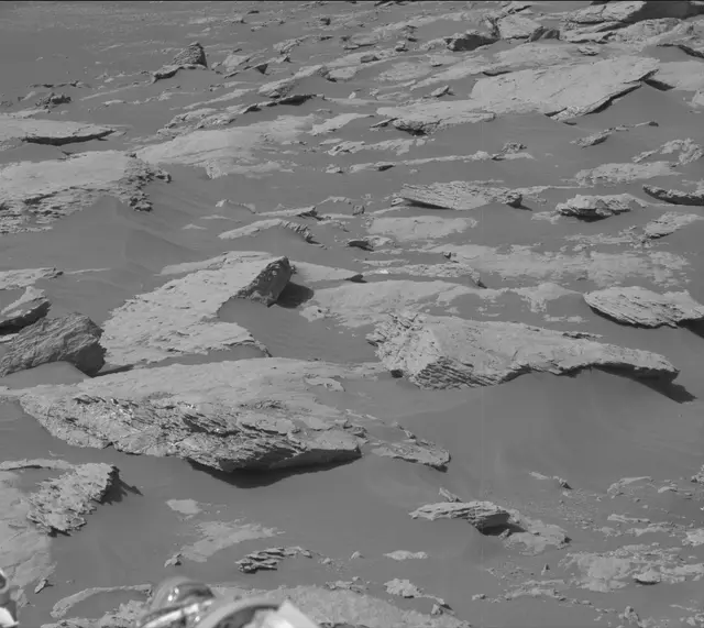 Sol 2579: Mast Camera (Mastcam)