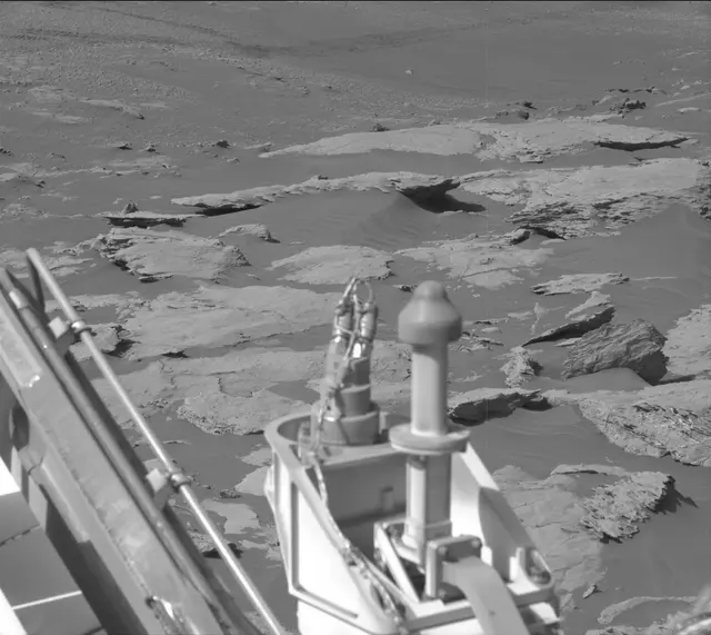 Sol 2579: Mast Camera (Mastcam)