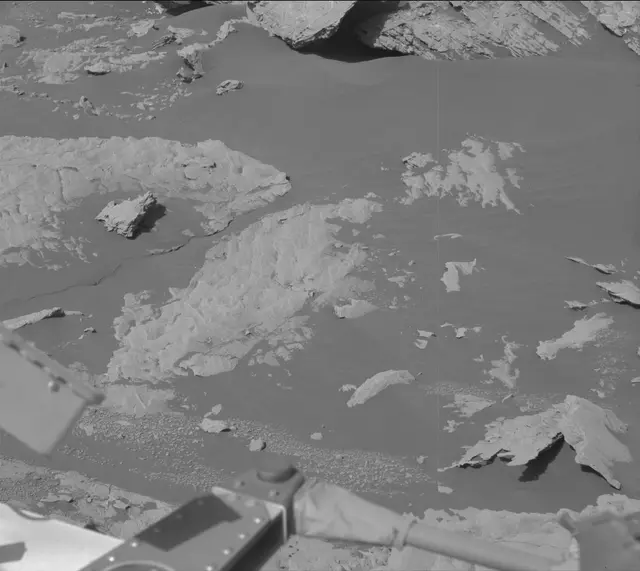 Sol 2579: Mast Camera (Mastcam)