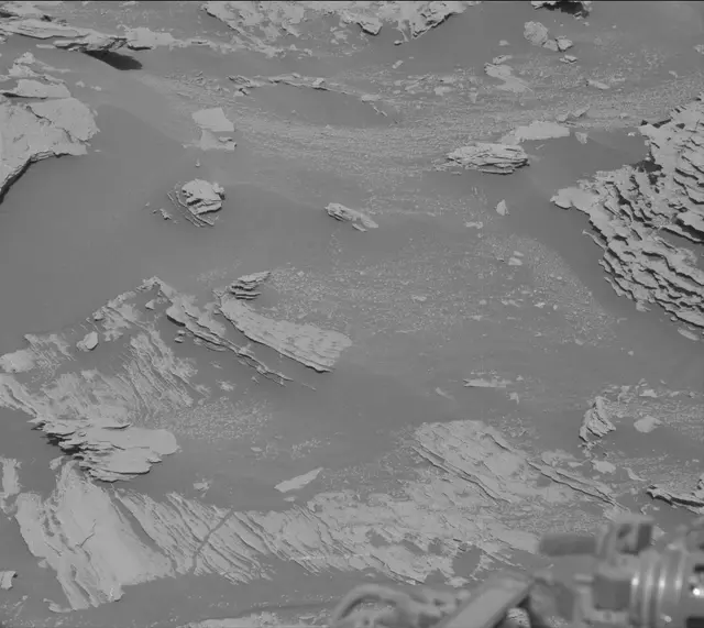 Sol 2579: Mast Camera (Mastcam)