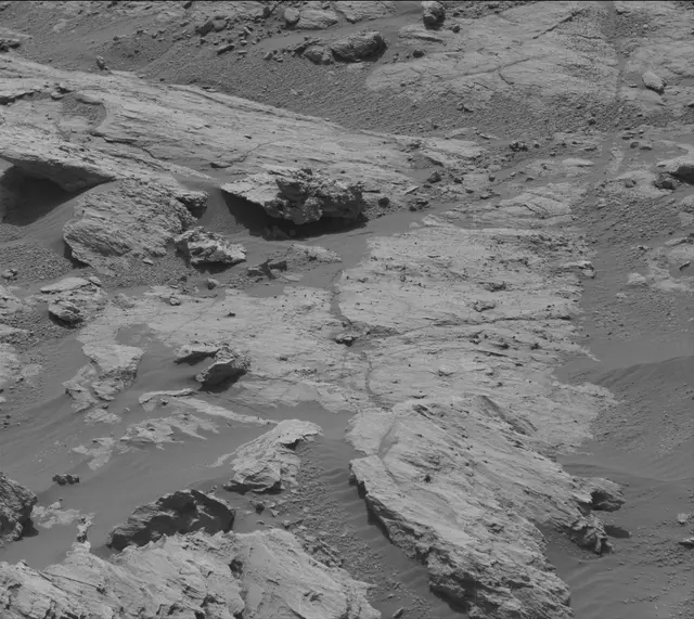 Sol 2579: Mast Camera (Mastcam)