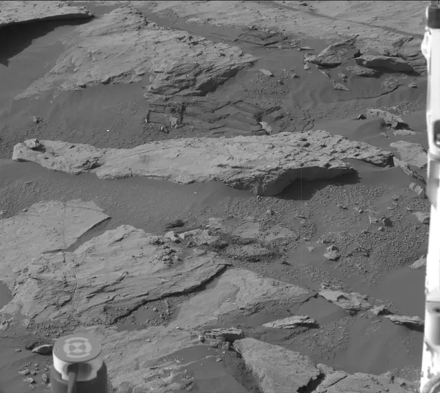 Sol 2579: Mast Camera (Mastcam)