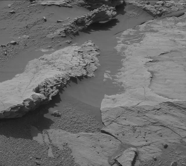 Sol 2579: Mast Camera (Mastcam)