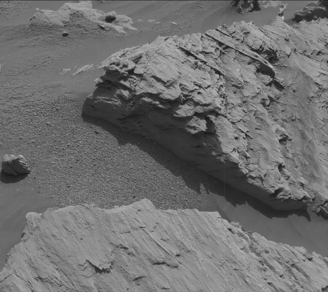 Sol 2579: Mast Camera (Mastcam)