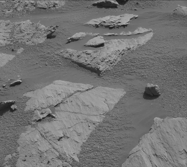 Sol 2579: Mast Camera (Mastcam)