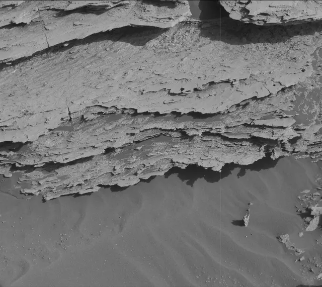 Sol 2579: Mast Camera (Mastcam)