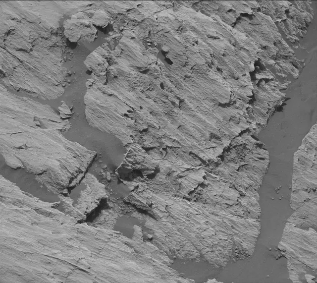 Sol 2579: Mast Camera (Mastcam)