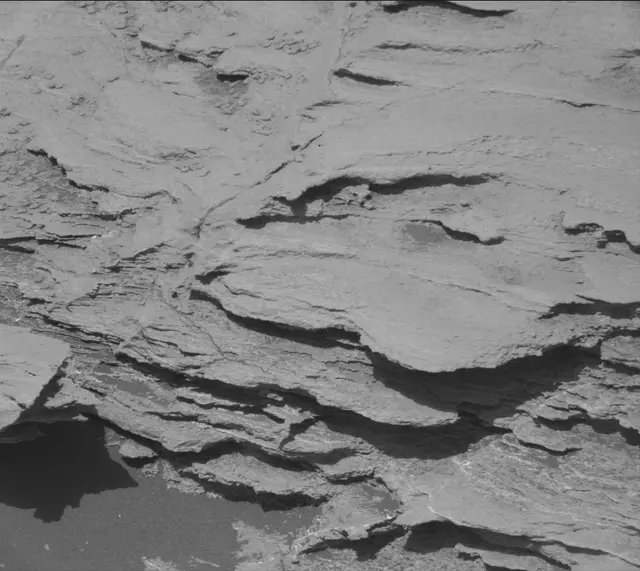 Sol 2579: Mast Camera (Mastcam)