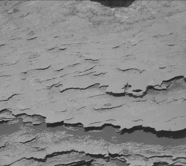 Sol 2579: Mast Camera (Mastcam)