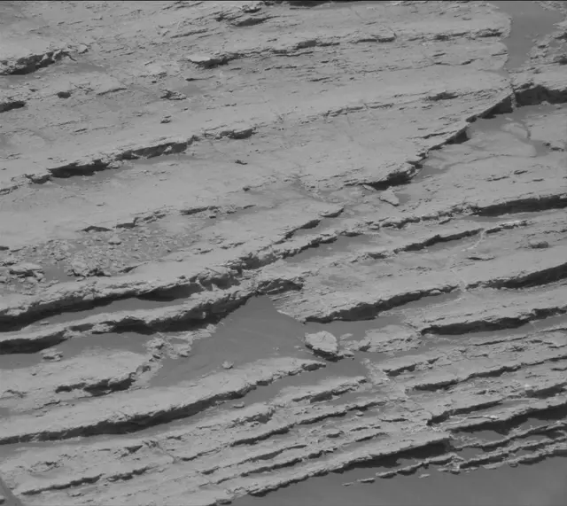 Sol 2579: Mast Camera (Mastcam)