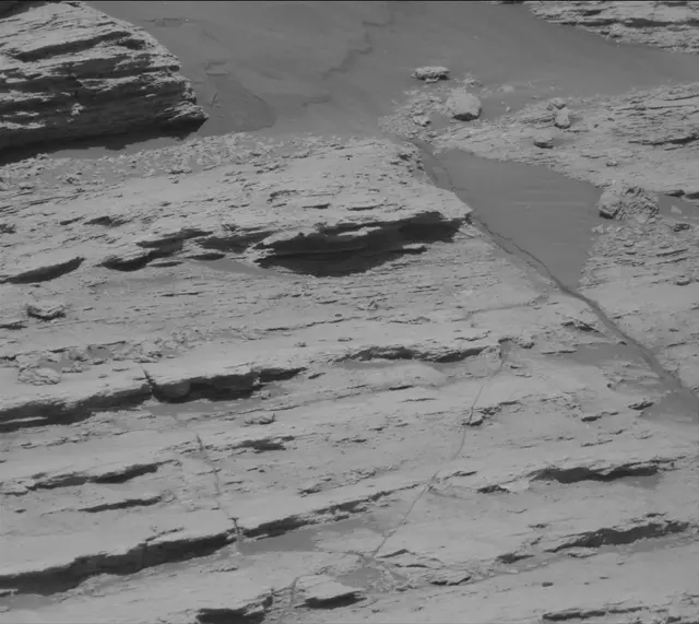 Sol 2579: Mast Camera (Mastcam)