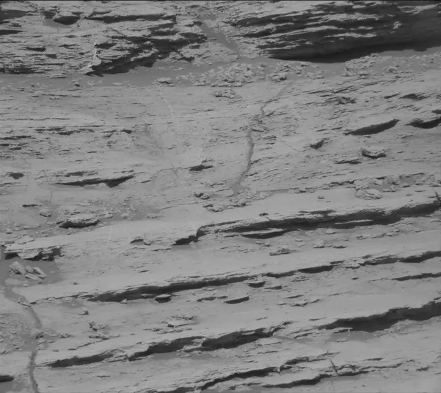 Sol 2579: Mast Camera (Mastcam)