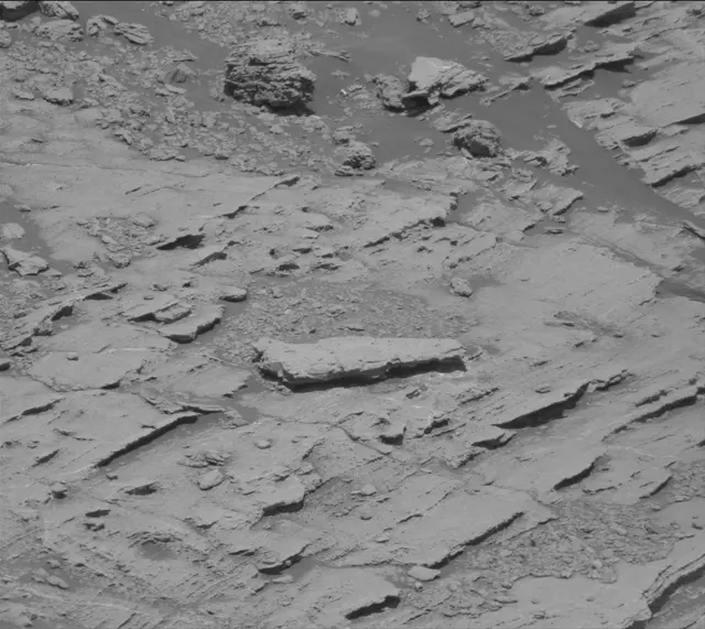 Sol 2579: Mast Camera (Mastcam)