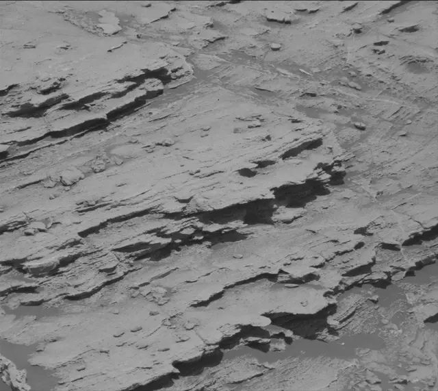 Sol 2579: Mast Camera (Mastcam)