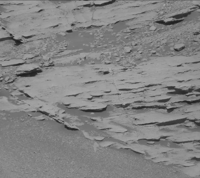 Sol 2579: Mast Camera (Mastcam)