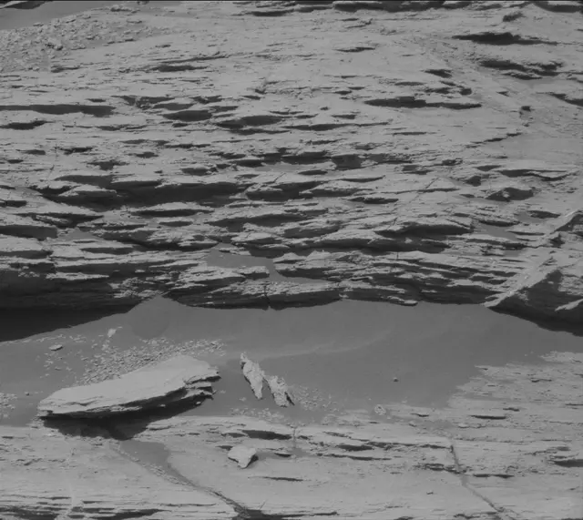 Sol 2581: Mast Camera (Mastcam)