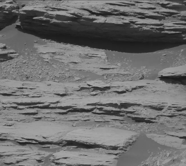 Sol 2581: Mast Camera (Mastcam)