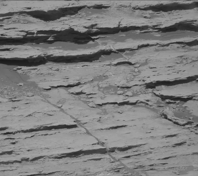 Sol 2581: Mast Camera (Mastcam)