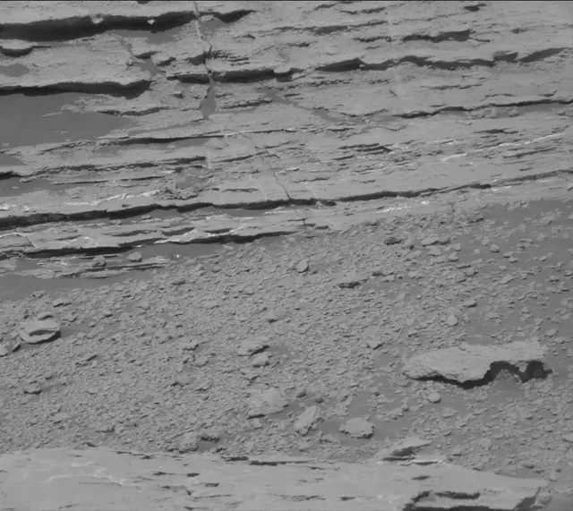 Sol 2581: Mast Camera (Mastcam)