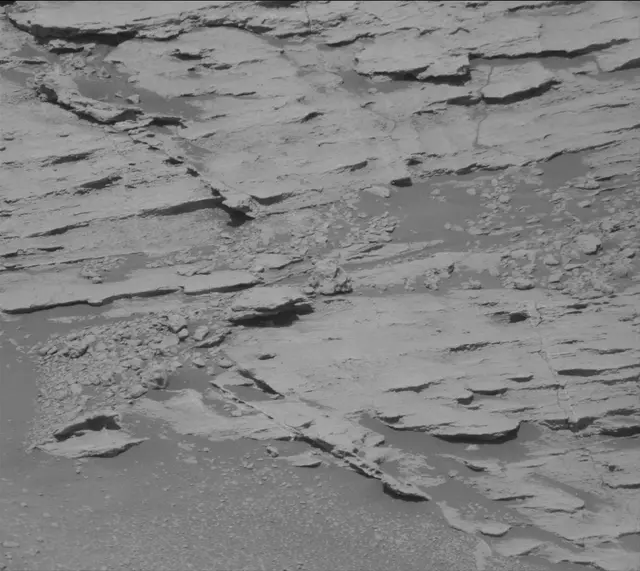 Sol 2581: Mast Camera (Mastcam)