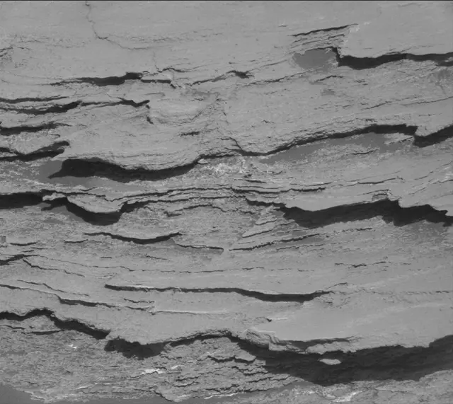 Sol 2581: Mast Camera (Mastcam)