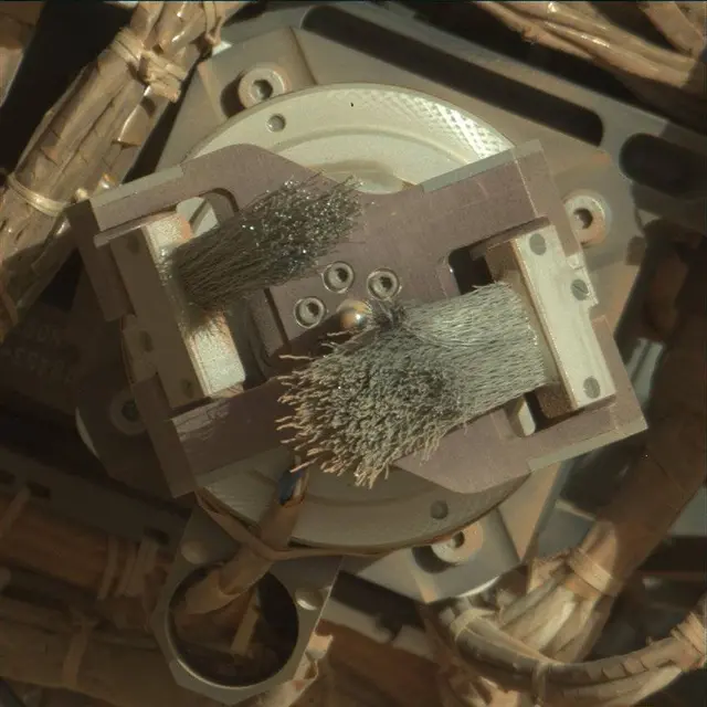 Sol 2581: Mast Camera (Mastcam)