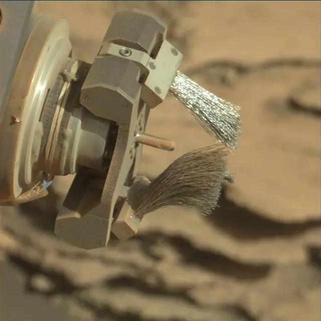Sol 2581: Mast Camera (Mastcam)