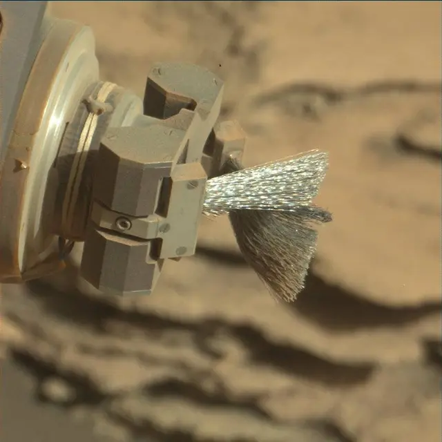 Sol 2581: Mast Camera (Mastcam)