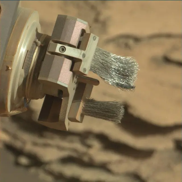 Sol 2581: Mast Camera (Mastcam)
