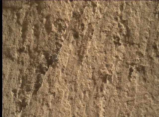 Sol 2581: Mars Hand Lens Imager (MAHLI)