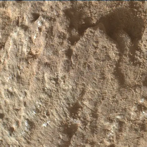 Sol 2581: Mars Hand Lens Imager (MAHLI)