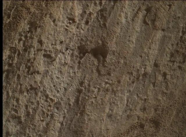 Sol 2581: Mars Hand Lens Imager (MAHLI)