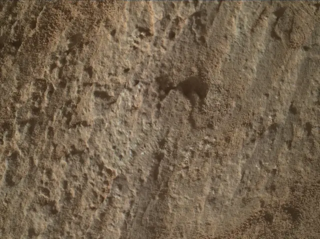 Sol 2581: Mars Hand Lens Imager (MAHLI)