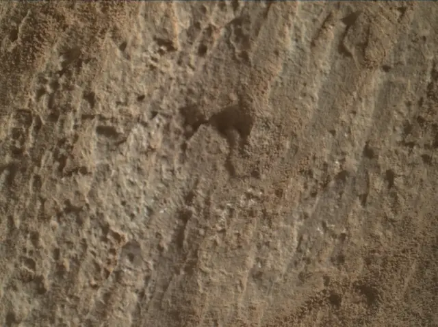 Sol 2581: Mars Hand Lens Imager (MAHLI)